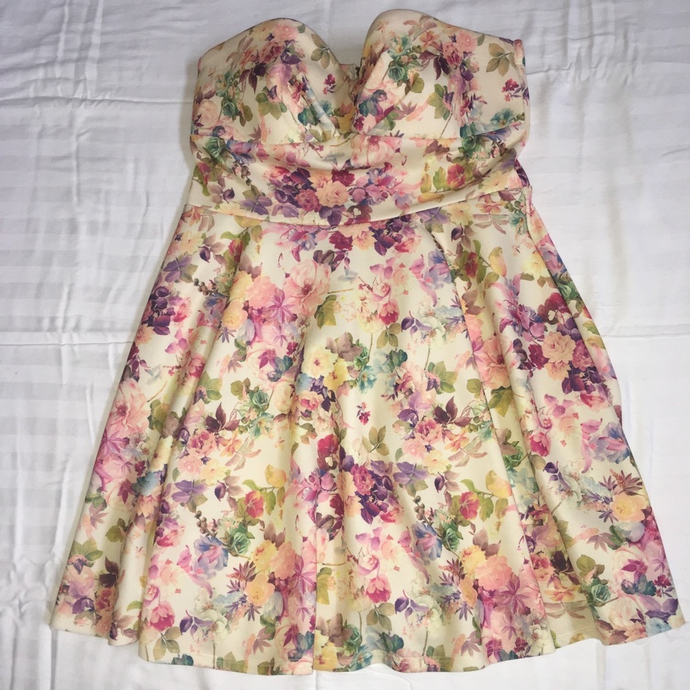 Women’s Multicolored Floral Strapless Dress